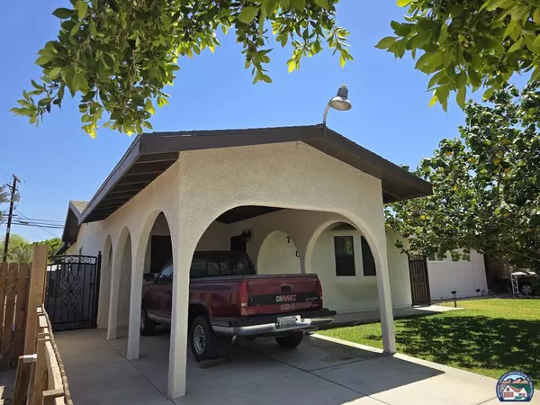 Imperial, CA 92251,704 S H St