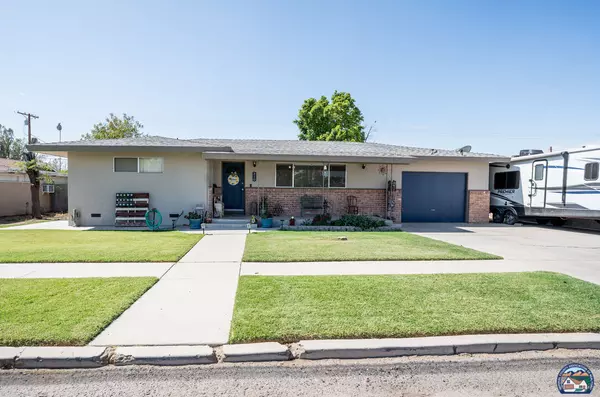 310 W 9th St, Imperial, CA 92251