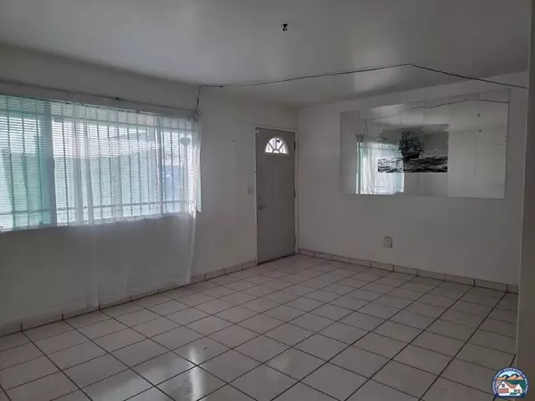 El Centro, CA 92243,827 S Hope St