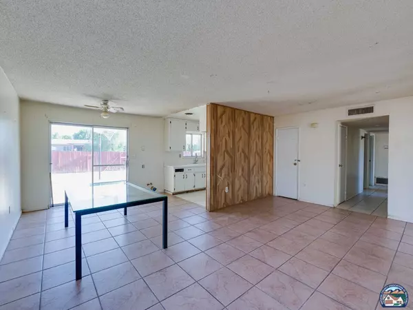 Brawley, CA 92227,422 W A St