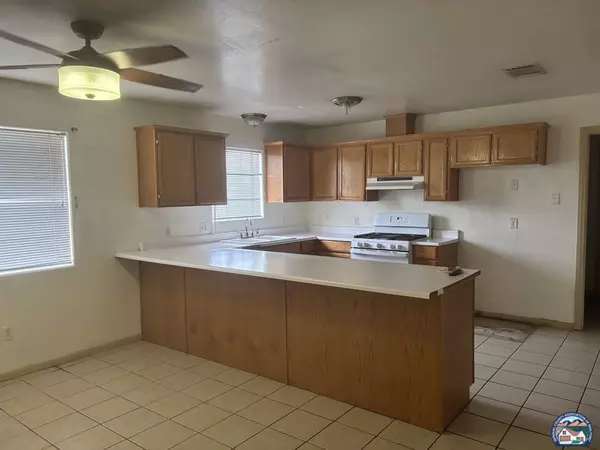 Westmorland, CA 92281,162 W 7th St