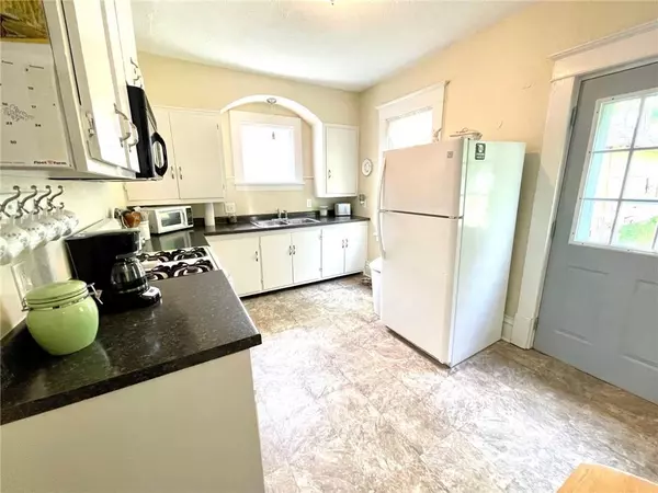 Glenwood City, WI 54013,123 Maple Street