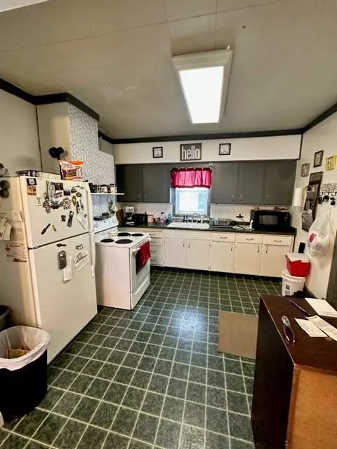 Spooner, WI 54801,806 River Street