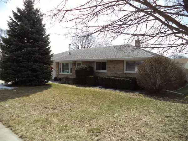 N85W17415 Lee Pl, Menomonee Falls, WI 53051