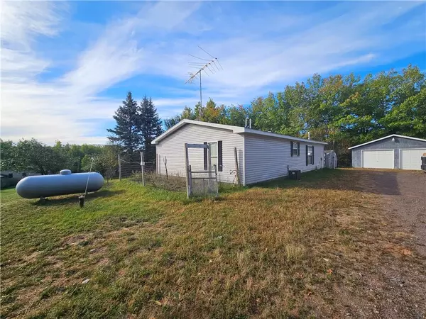 Gordon, WI 54859,16463 S Lighthouse Drive