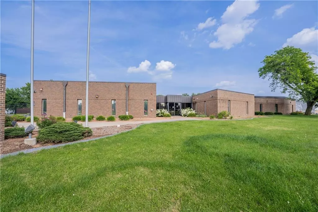 Eau Claire, WI 54703,1825 Clairemont Avenue