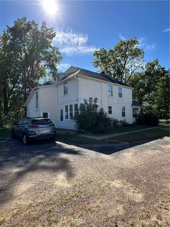 Black River Falls, WI 54615,315 6th Street #1-3