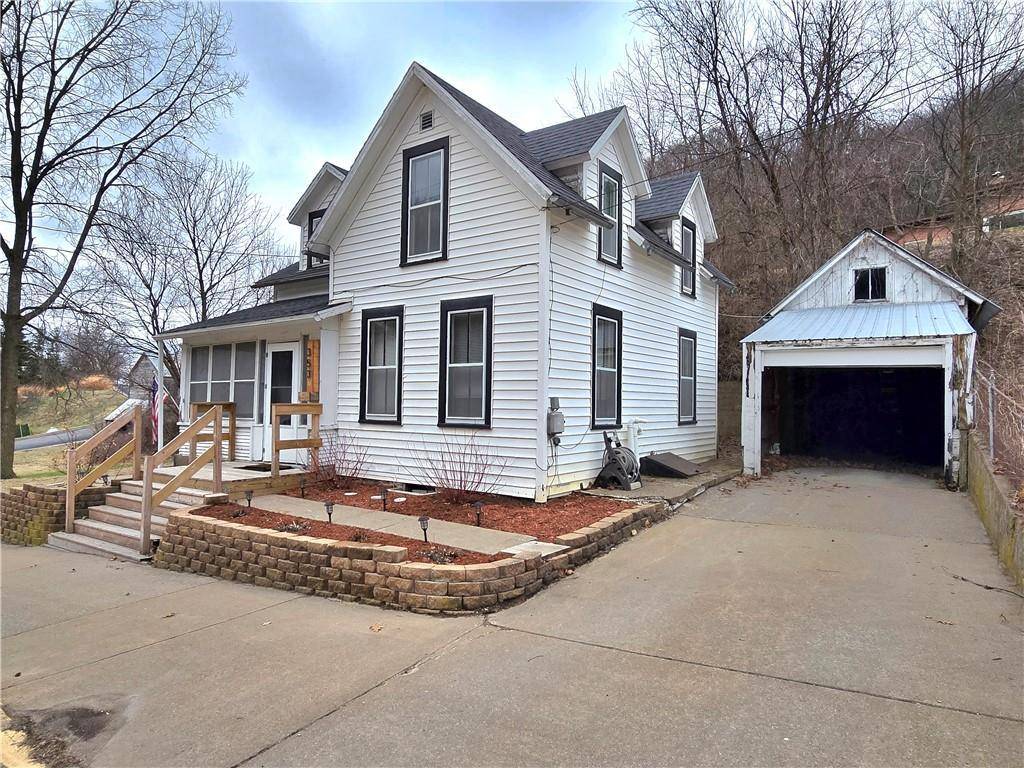 353 North Street, Fountain City, WI 54629
