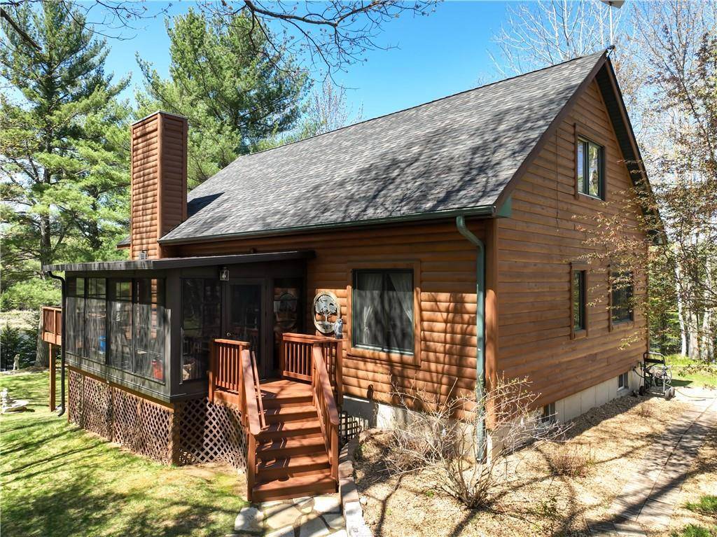 10661 W Falcon Ridge Road, Hayward, WI 54843