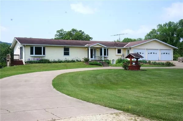 S1439 County Road, Alma, WI 54610
