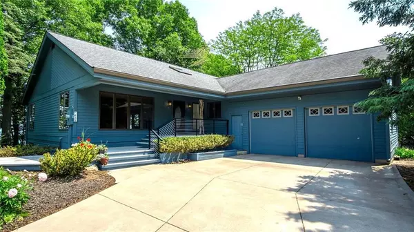631 Grandview Court, Menomonie, WI 54751