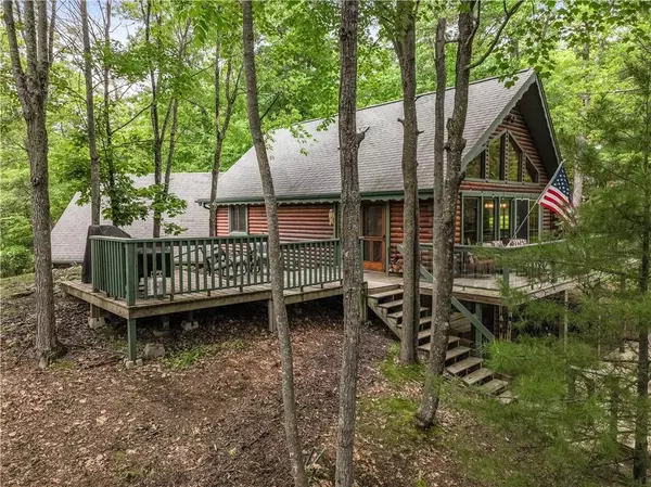 5683N Ham-Holly Drive, Stone Lake, WI 54876