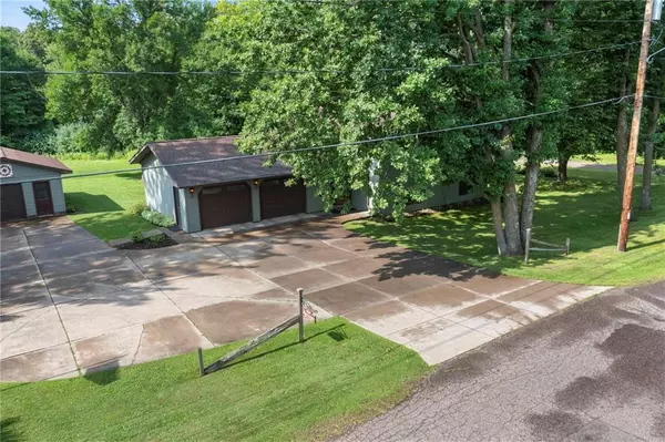 Cumberland, WI 54829,915 Nedvidek Street