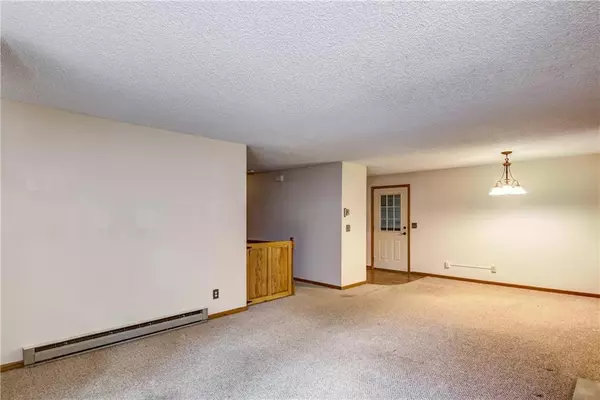 Altoona, WI 54720,911 Woodglen Court