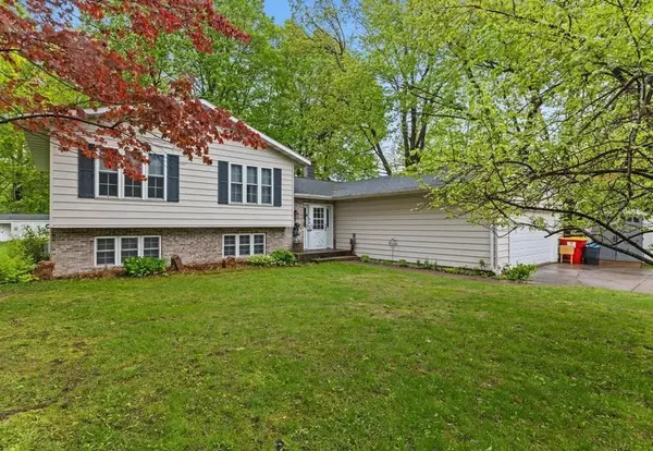 2305 Forest Path, Cumberland, WI 54829