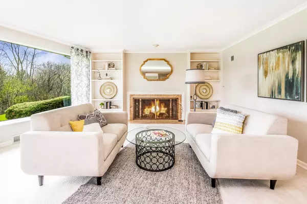 River Hills, WI 53217,2520 W Dean Ct