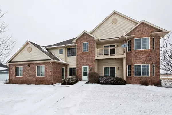 266 Louvain Ln, Belgium, WI 53004