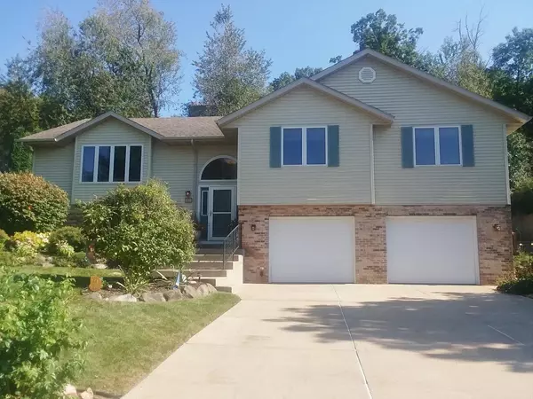 308 Forreston Dr, Cottage Grove, WI 53527