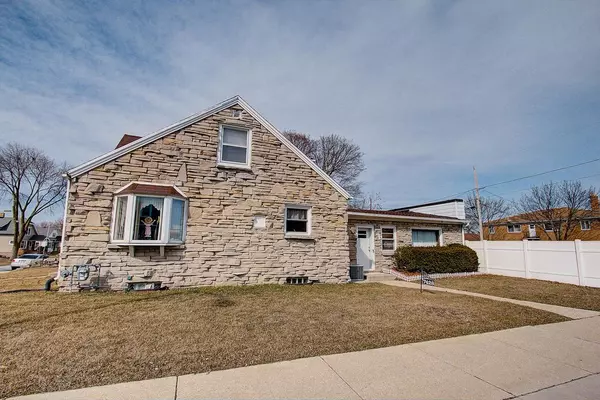 West Allis, WI 53219,7428 W Becher St
