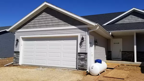 1913 Prairie Pl, Holmen, WI 54636