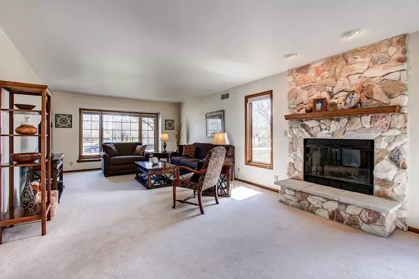 Franklin, WI 53132,8875 W Lake Pointe Cir