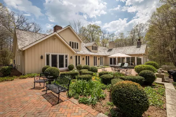 7805 N River Rd, River Hills, WI 53217