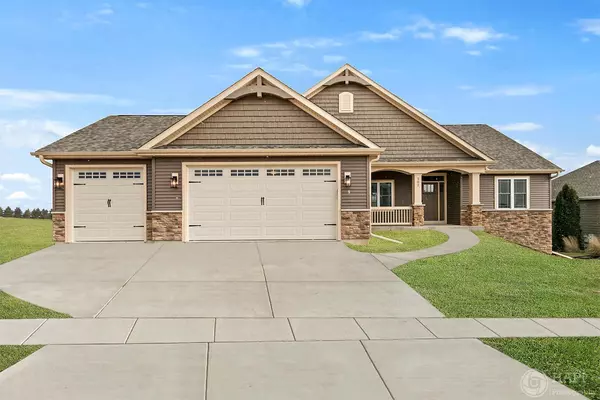 302 S Stone Ridge Dr, Lake Geneva, WI 53147