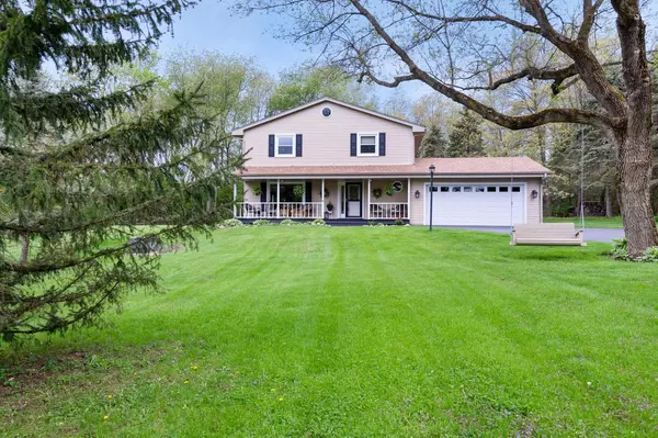 W4178 Woodview Trc, East Troy, WI 53120