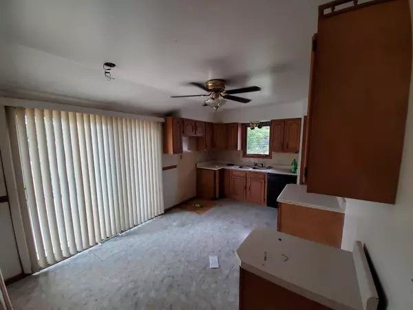 Milwaukee, WI 53225,8740 W Winfield Ave