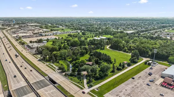 765 N Washburn STREET, Oshkosh, WI 54904