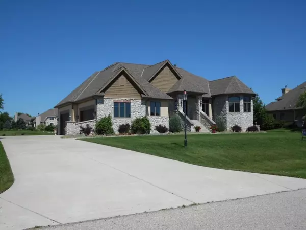 37716 Wildwood Ln, Summit, WI 53066