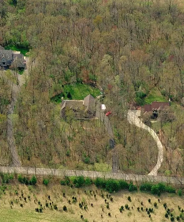 Summit, WI 53066,2511 N Daystar Ln