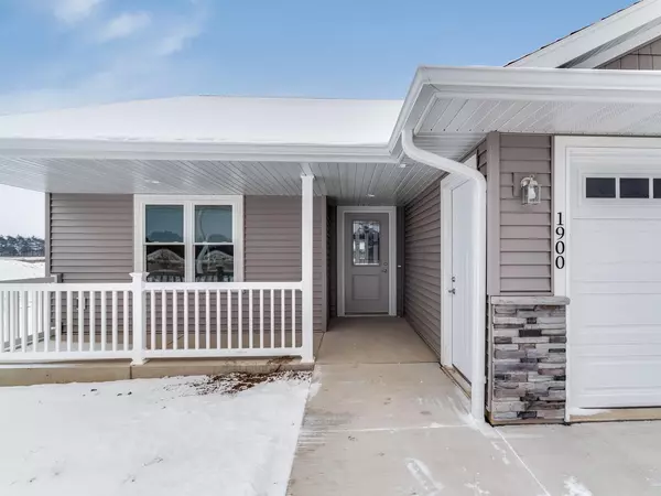 1900 Spakenburg Rd, Holmen, WI 54636