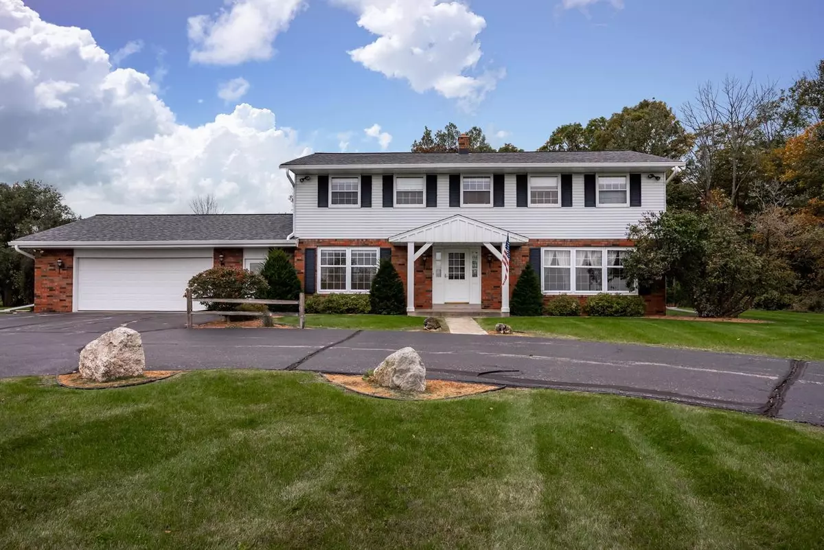 West Bend, WI 53095,531 Paradise Dr