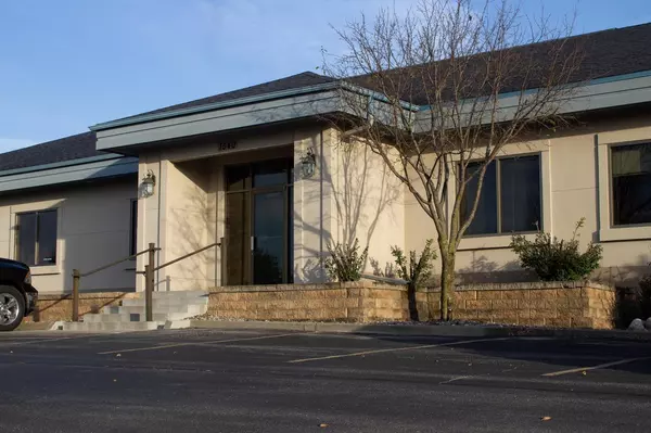 1540 Heritage BLVD #Upper Suite, West Salem, WI 54669