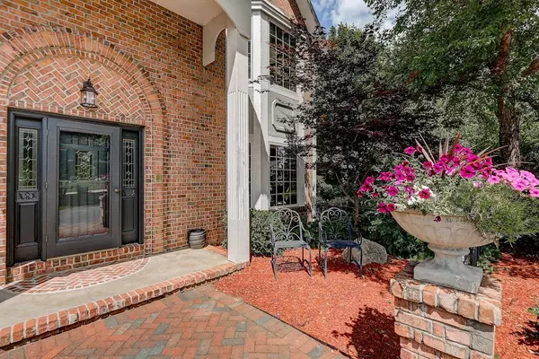 Brookfield, WI 53045,955 Auburn DRIVE