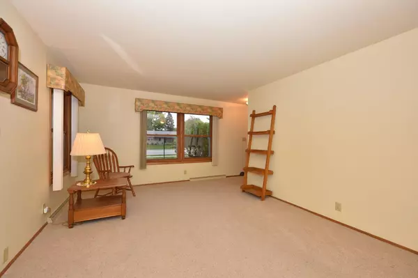 Greenfield, WI 53221,3140 W King Arthurs COURT