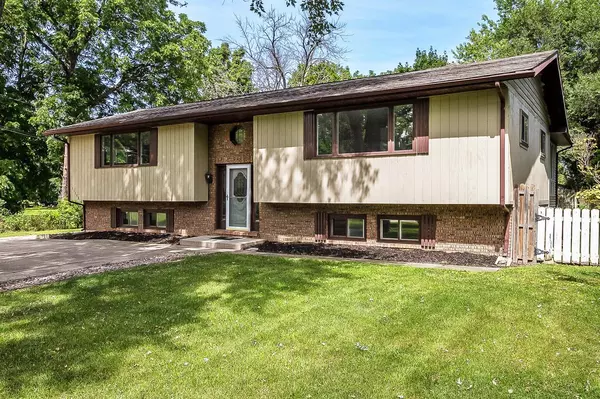 11106 82nd St, Pleasant Prairie, WI 53158