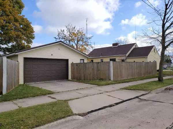 Two Rivers, WI 54241,2622 12th St