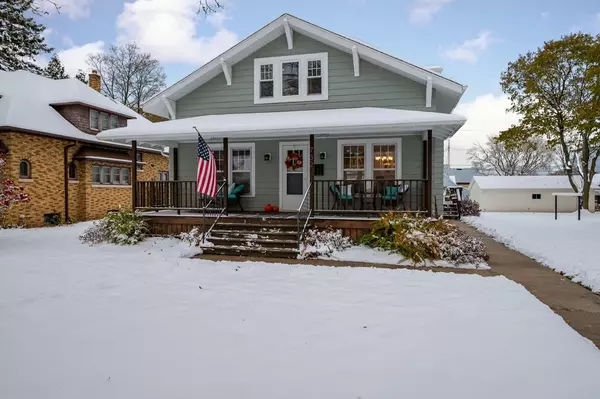 732 N Milwaukee St, Port Washington, WI 53074