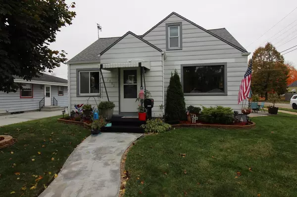 7802 30th Ave, Kenosha, WI 53142