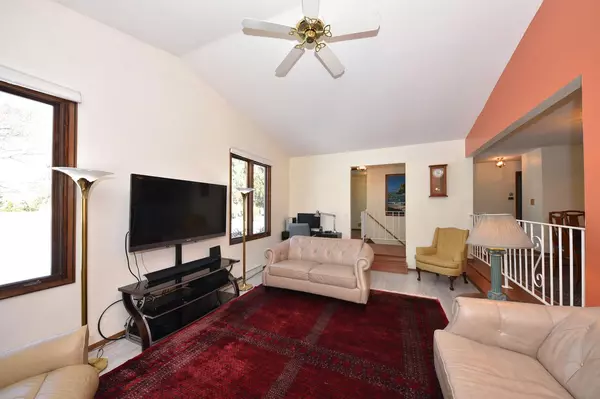 Greenfield, WI 53221,5329 S Somerset LANE