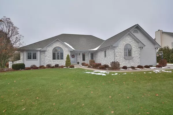 W146N7075 Winter Hollow DRIVE, Menomonee Falls, WI 53051