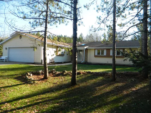 2645 Newark Dr, West Bend, WI 53090