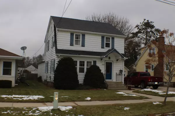 1822 29th St, Two Rivers, WI 54241