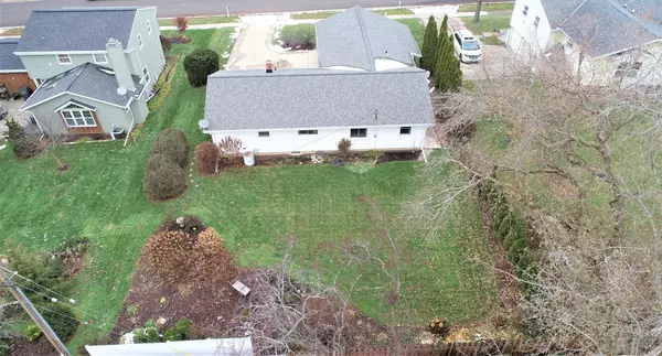 Grafton, WI 53024,1633 Cedar St