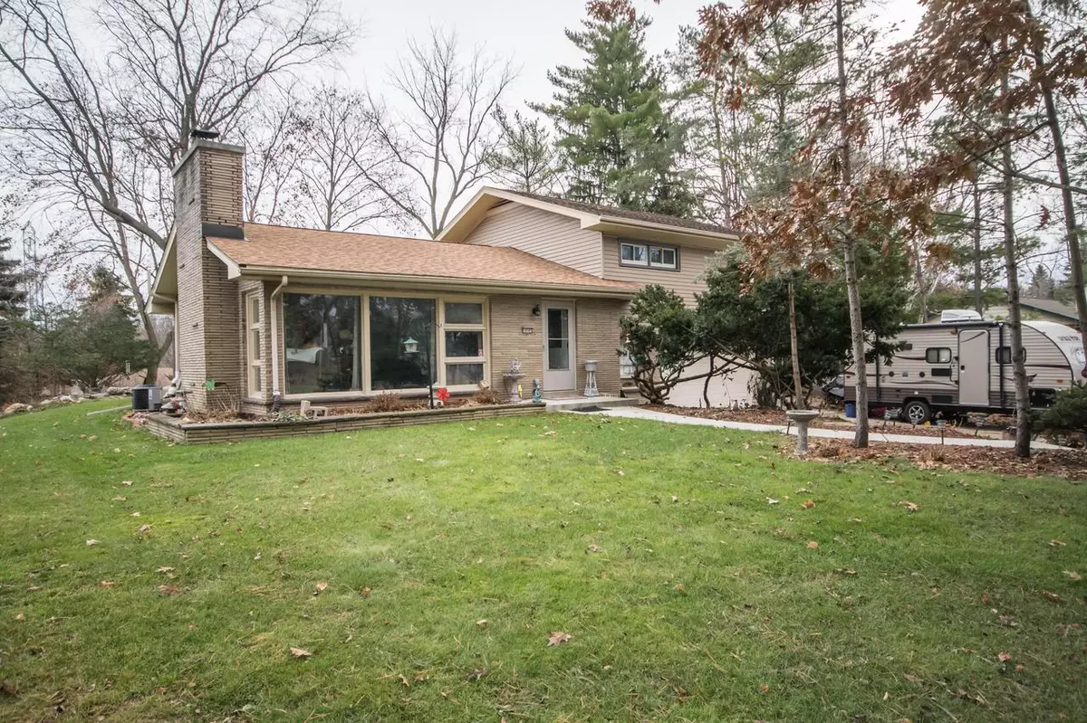 Greenfield, WI 53228,10505 W Pine Ridge Rd