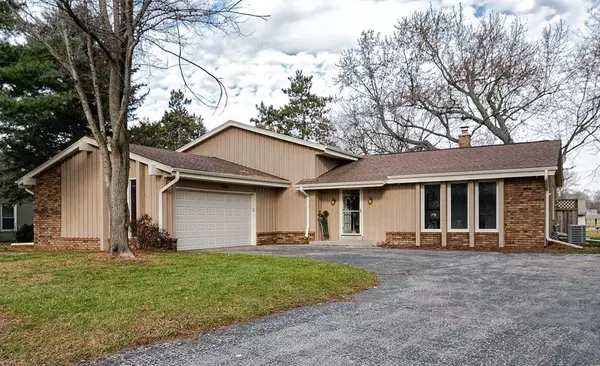 Eagle, WI 53119,502 Homesteaders Retreat