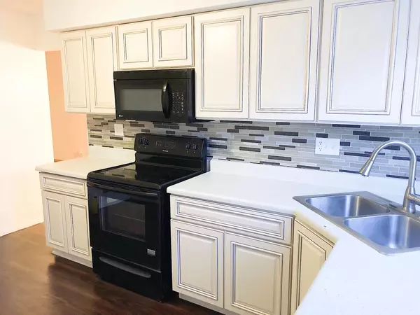 9022 W Palmetto Ave, Milwaukee, WI 53225