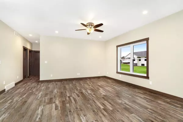 Holmen, WI 54636,220 Marie Dr